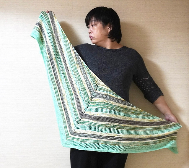 Ravelry: Seaglass shawl pattern by Megumi Sawada