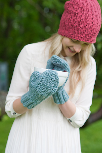 Chevron Cable Mittens