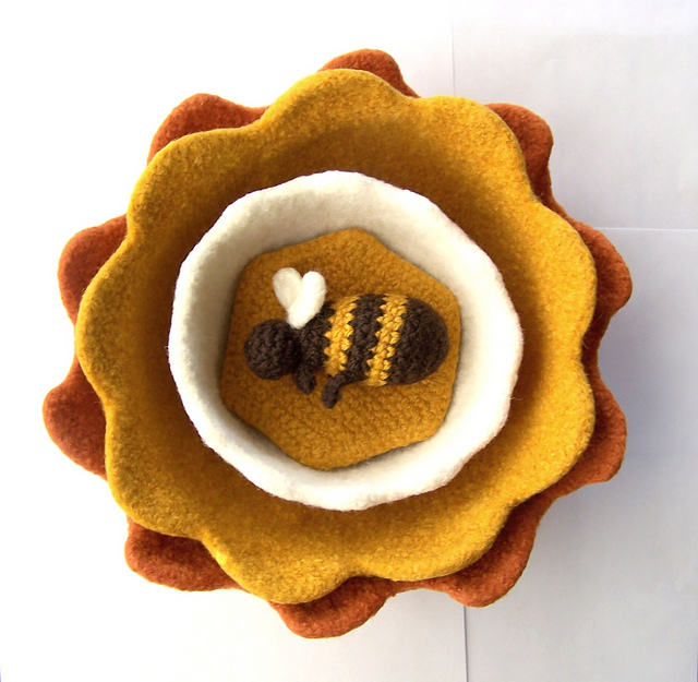 Sunny to Hunny Bowls Coasters and Bee