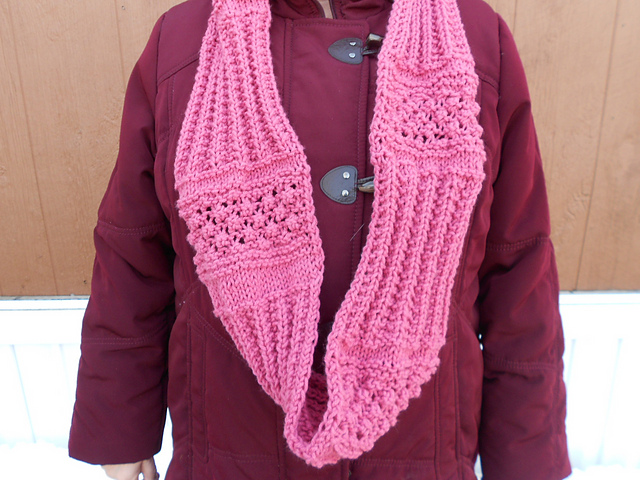 Ravelry: Ribbed Raspberries Infinity Scarf pattern by Melody Hadley