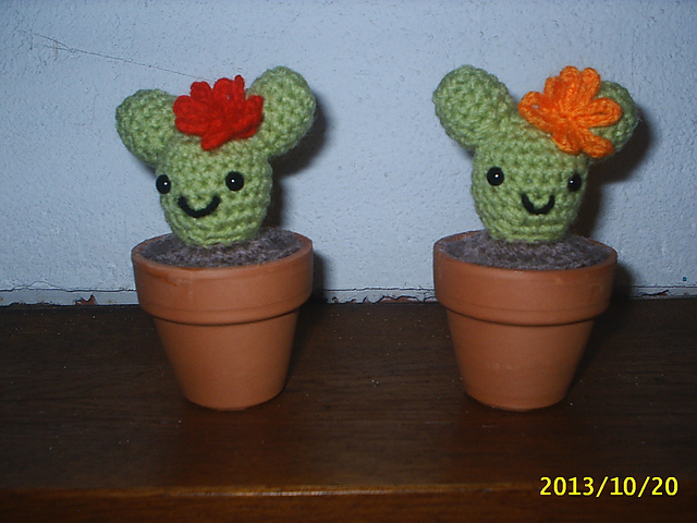 KAWAII AMIGURUMI CACTUS