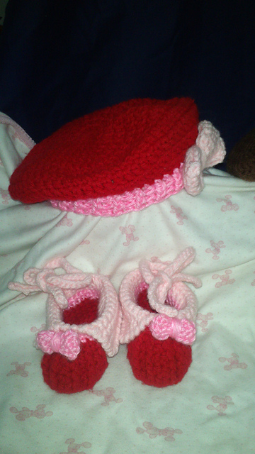 Boina y zapatitos/Beret and shoes
