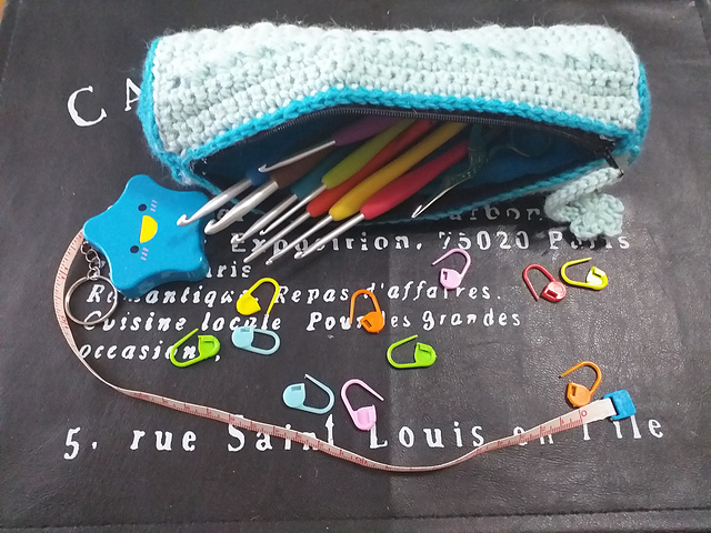Quick and Easy Pencil/Hook Case