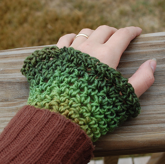 Feminine Wristwarmers