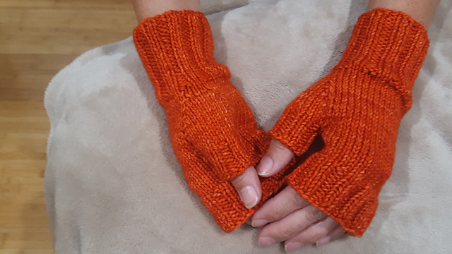 Easy Fingerless Mitts