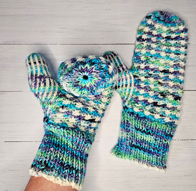 Stars Align Mittens