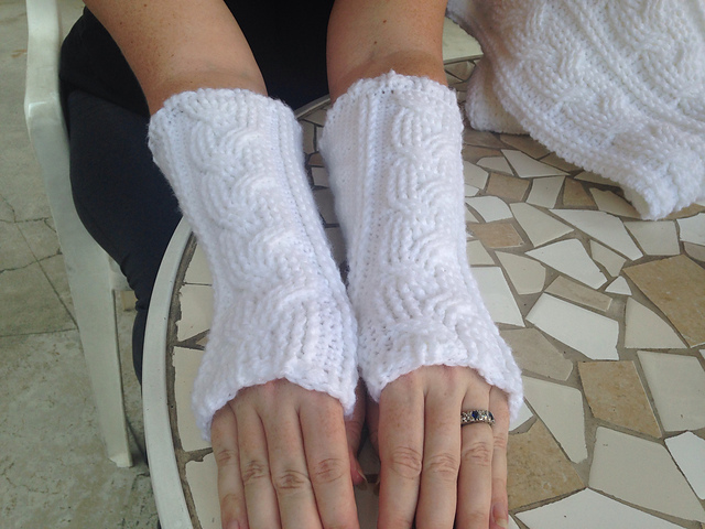 Braided Cable Gloves