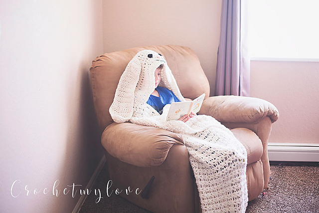 Hooded easter bunny blanket