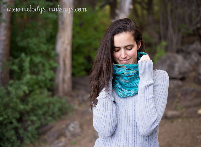 Pot Hole Cowl ~ Crochet Version