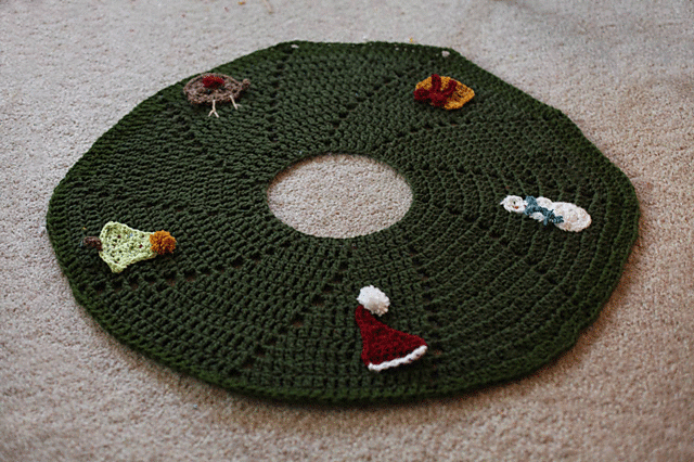 3D Spiral Tree Skirt