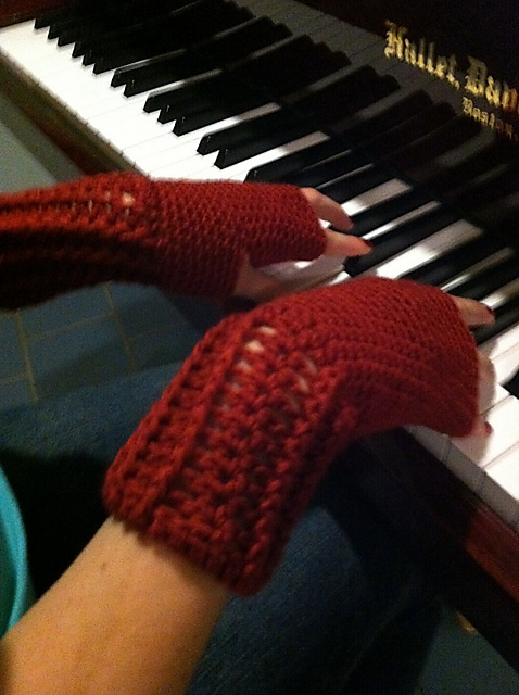 Textured Fingerless Mitts