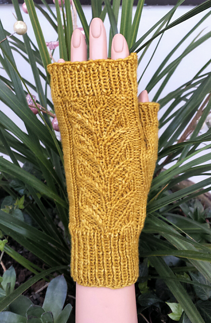 Banana Tree Hula Mitts