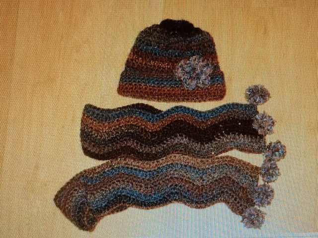 Shoe Box Appeal ripple scarf