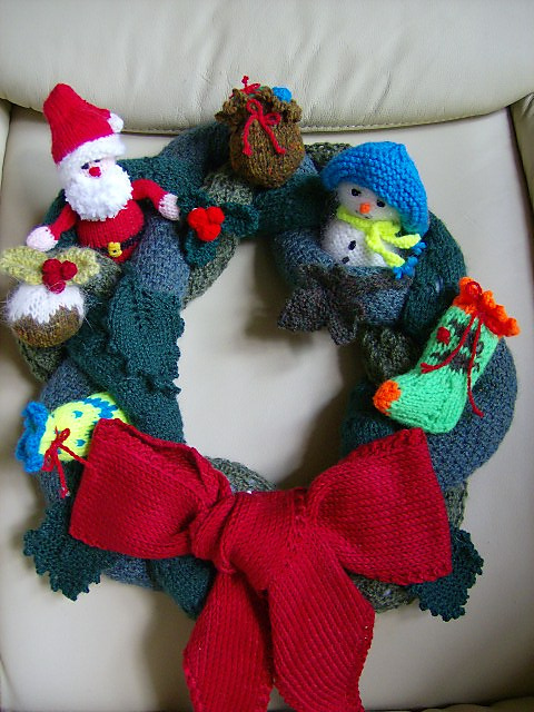 Snow Folk Christmas Wreath + Tree Trim Decorations