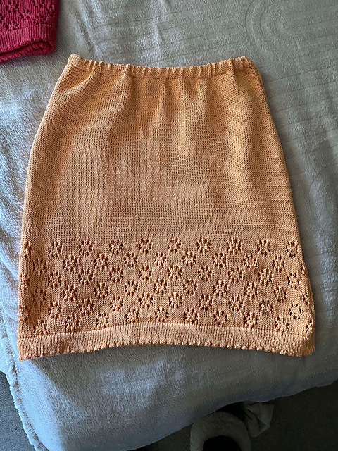 Lace edge skirt pattern