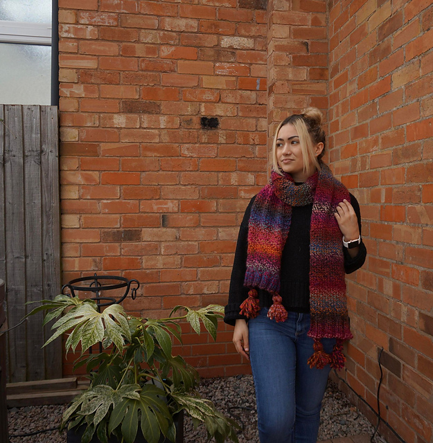 Chunky tassel scarf