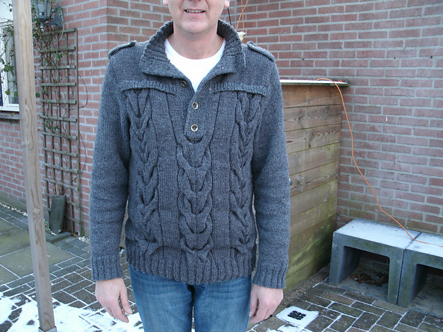 261 Pull Officier
