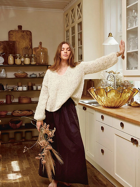 2308-07 Facile Sweater