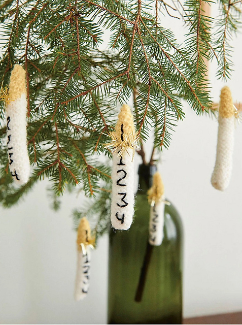 77-10 Petit Christmas Candle