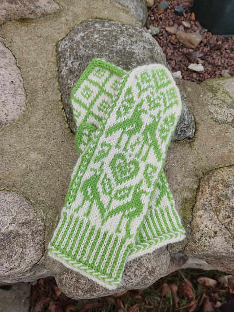 Garden Party mittens