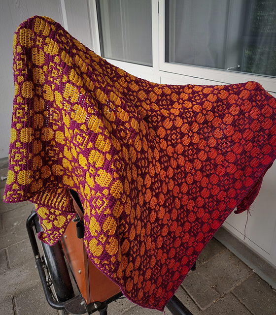 Bramblewood shawl