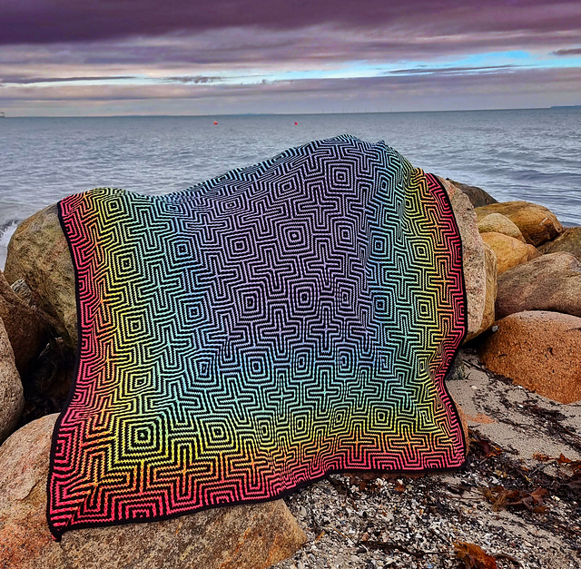 Diamond illusion mosaic