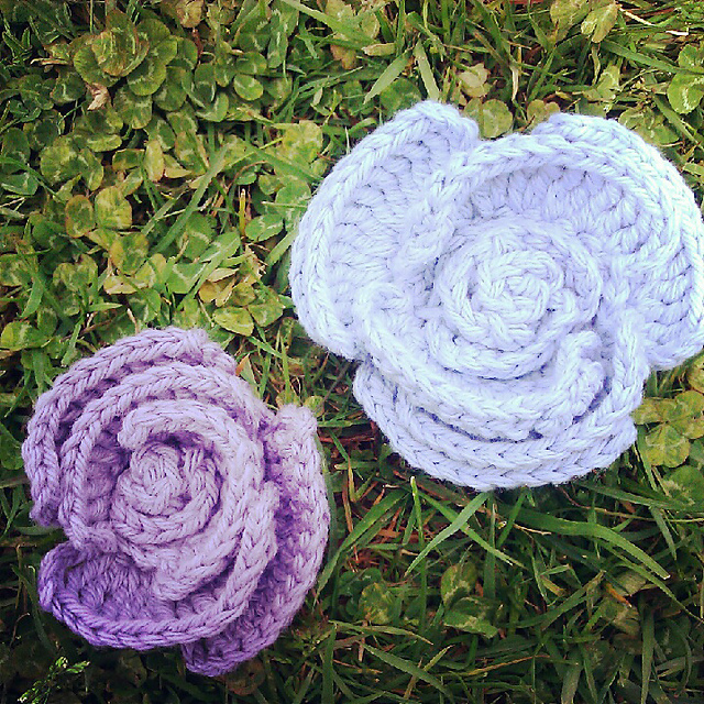 29-27 Corsage