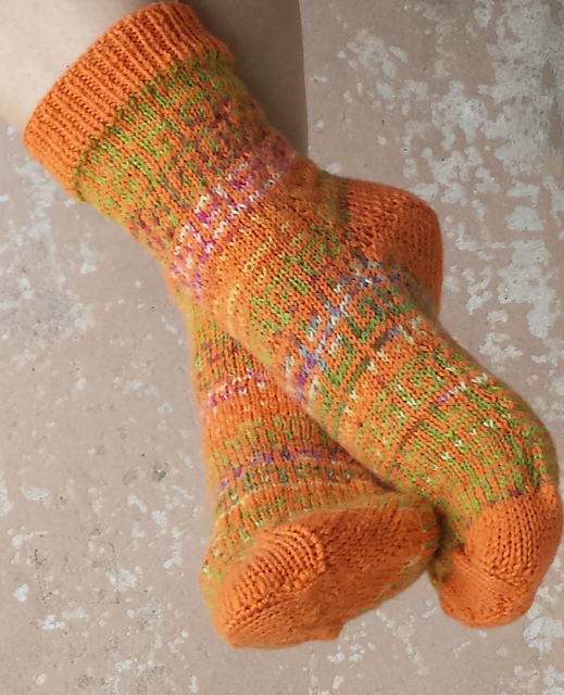 Labyrinth Socks
