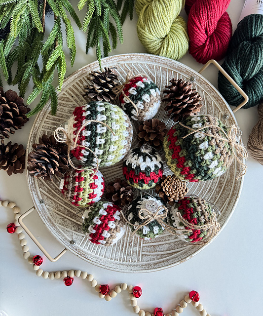 Holiday Weave Bauble