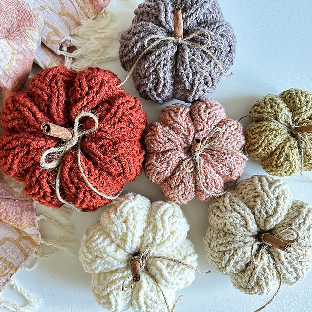 Cozy Cottage Cable Pumpkin