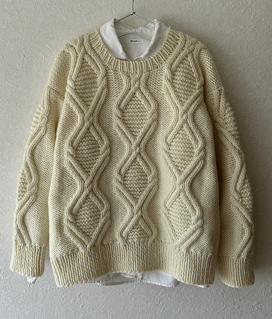 01 ざっくり大柄模様のプルオーバー