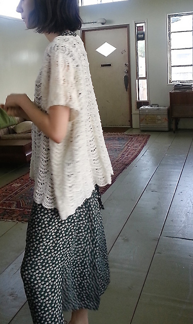 17S / Feather and Fun Crochet Pullover