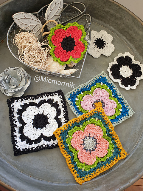 Poppy love square