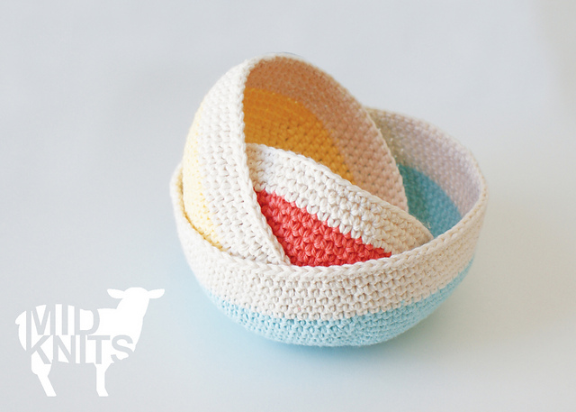 Nesting Color Blocked Bowls (2015004)