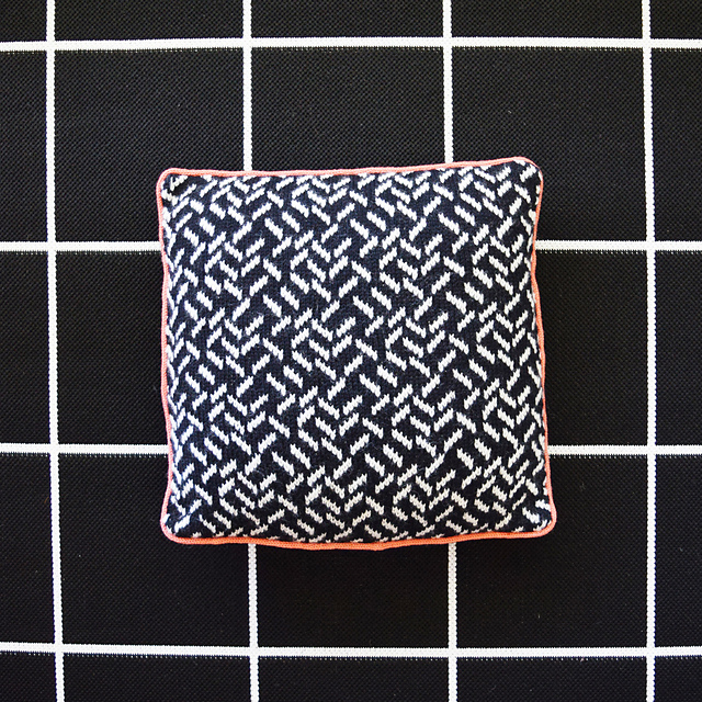 Random Dash Knit Pillow