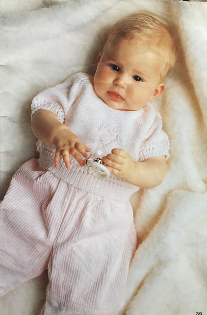 # 13 Baby’s Jumper with Long or Short Sleeves