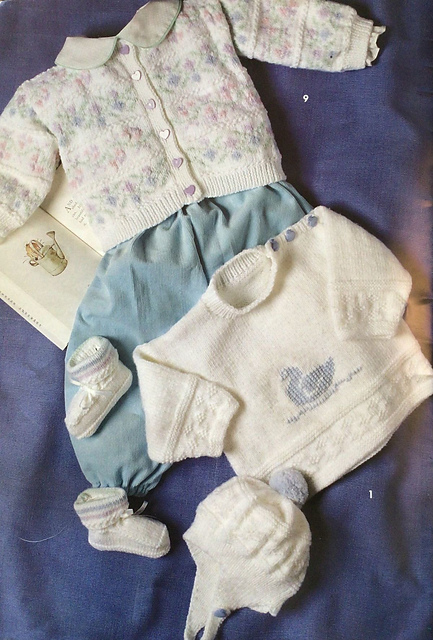 # 01 Baby’s Jumper with embroidered duck motif