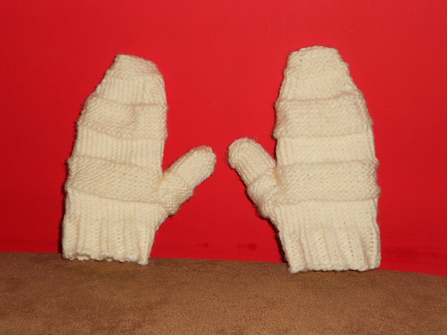 Horizontal lines mittens