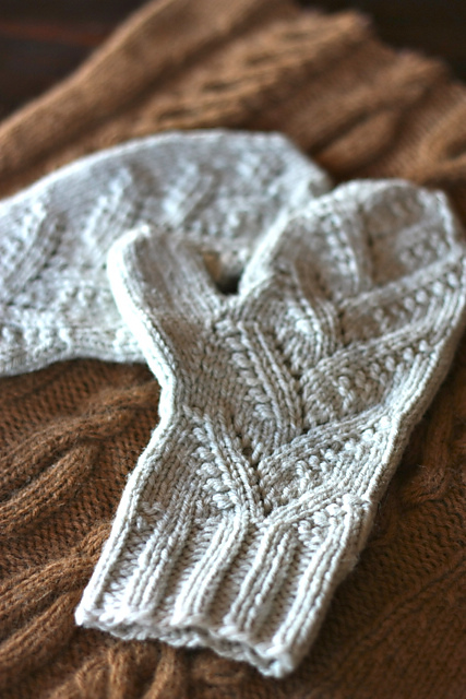 Adiri Mittens