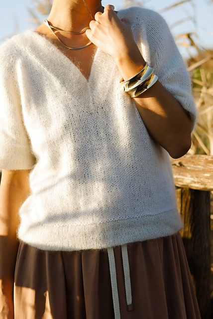 Ravelry: Basic V Tee pattern by Minimi Knit Design
