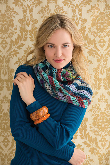 Easy Stripes: Striped Cowl
