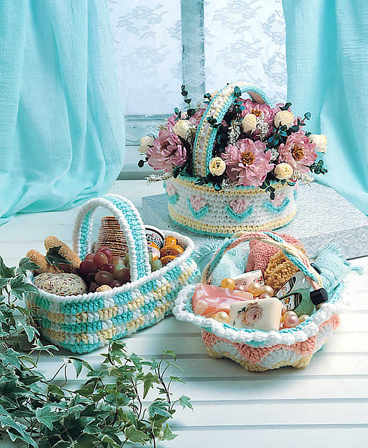 Pastel Gift Baskets: Checkered Basket
