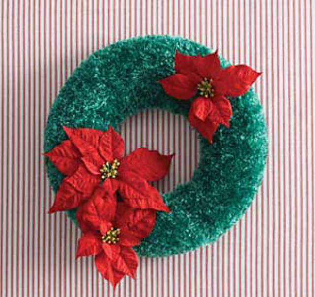 Christmas Wreath (crochet)