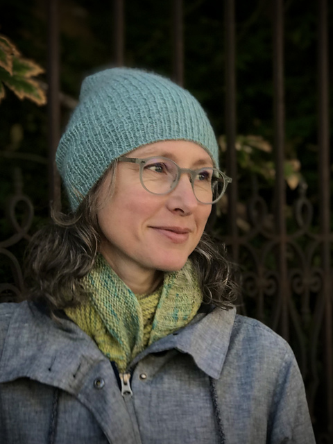Ribbed Embrace Hat