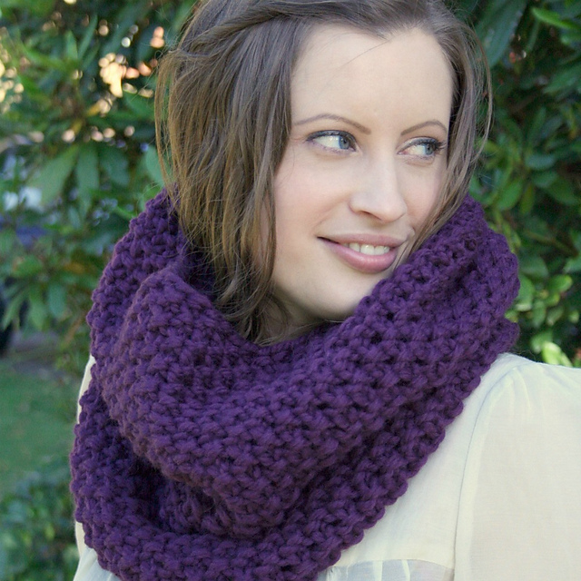 Ravelry: Moss Stitch Snoods pattern by MKN Patterns