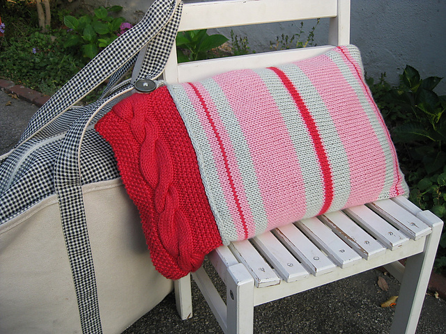 Cabled Travel Pillow