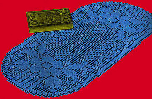 Firenze Filet Centerpiece - Runner - Doily
