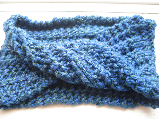 Mind the Gap Cowl