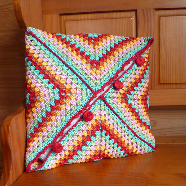 Easy All-In-One Cushion Cover Tutorial