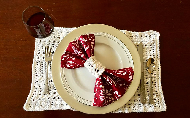 Twisted Elegance Placemat